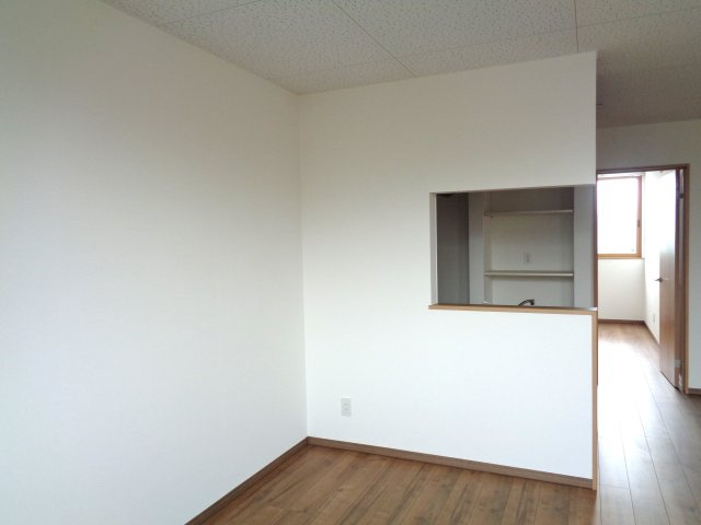 君の名を呼ぶの居間・リビング