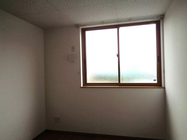 君の名を呼ぶの洋室