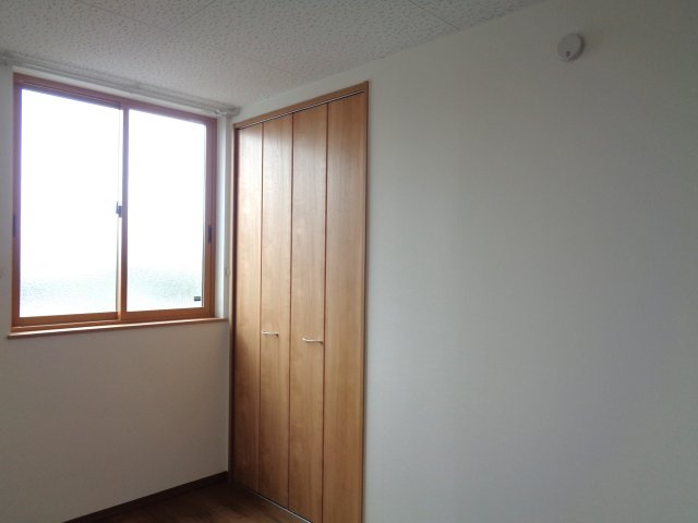 君の名を呼ぶの洋室