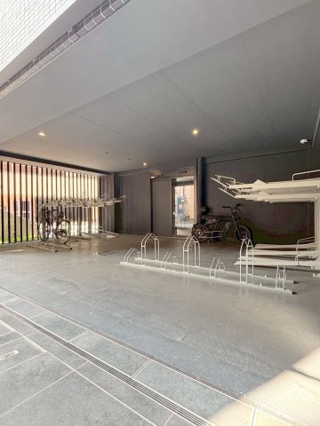 「防音仕様」TRACK八丁堀のその他共用部分|駐輪スペースです