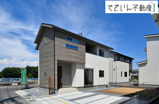 【外観】 | ≪C号棟≫スーパーなど買い物施設も徒歩圏内。共働きでも無理なく暮らせる利便性と、子どもを安心して育てられる穏やかな住環境が魅力です。
現地(2025年7月撮影)