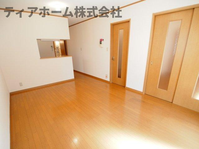 フローレンスⅡの居間・リビング|使いやすいリビングです