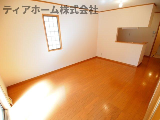 フローレンスⅡの居間・リビング|ゆったり過ごせるリビングです