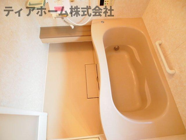 フローレンスⅡのその他|広い浴槽ですよ