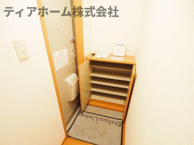 フローレンスⅡの玄関|シンプルで使いやすい玄関です