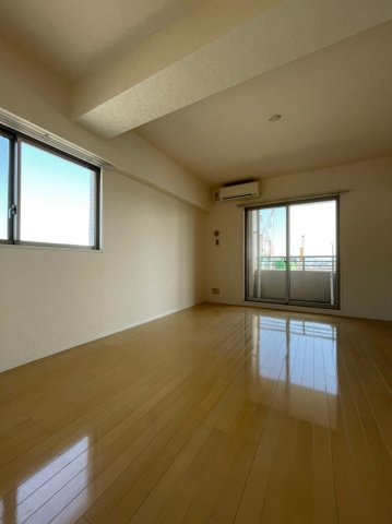 サヴォイグランデスの居間・リビング