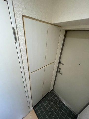 サヴォイグランデスの玄関