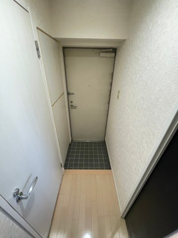 サヴォイグランデスの玄関