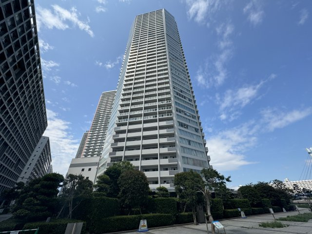 アップルタワー東京キャナルコートガレージの外観
