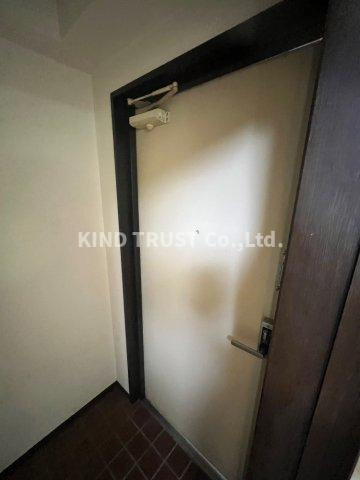 メゾン本庄東の玄関|収納もある玄関です