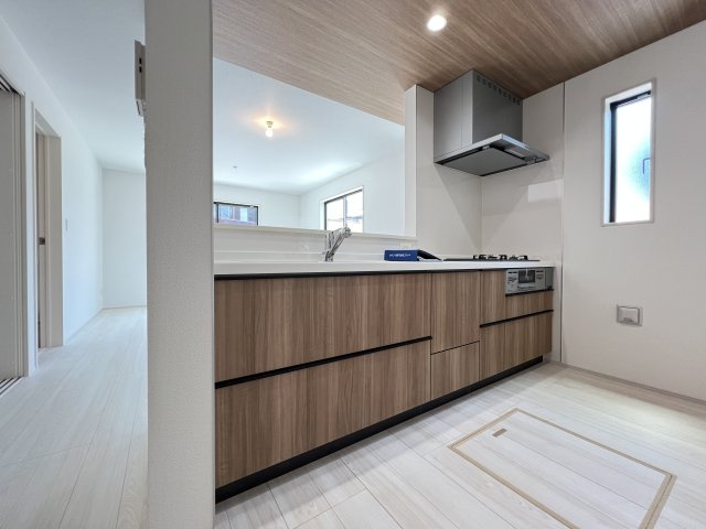 高浜市屋敷町2期　全４棟　１号棟のキッチン