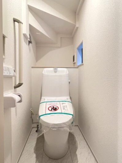 高浜市屋敷町2期　全４棟　１号棟のトイレ