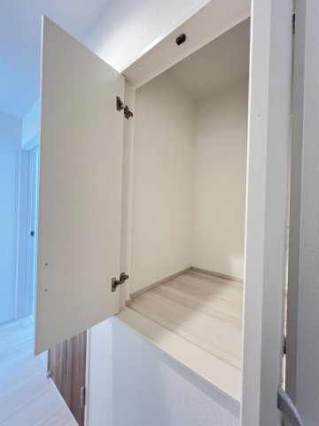 高浜市屋敷町2期　全４棟　１号棟の収納|２階ホール収納