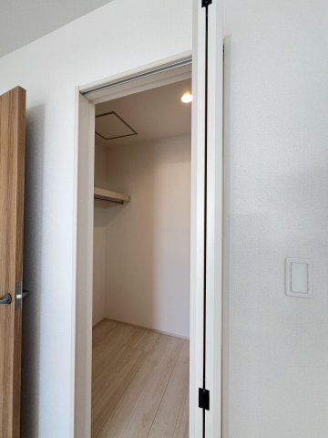 高浜市屋敷町2期　全４棟　１号棟の収納|7.5帖洋室クローゼット