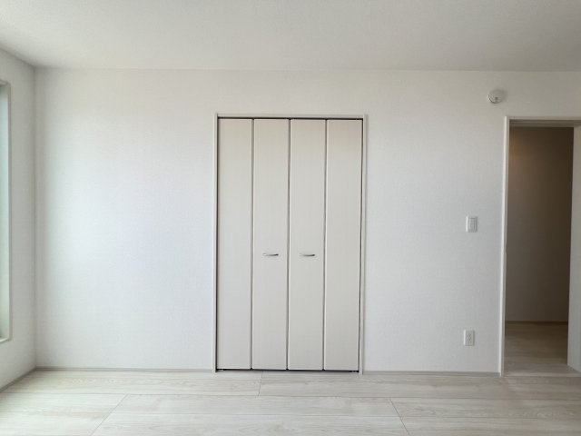 高浜市屋敷町2期　全４棟　１号棟の収納|南側5.25帖洋室クローゼット