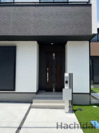 高浜市屋敷町2期　全４棟　１号棟のエントランス