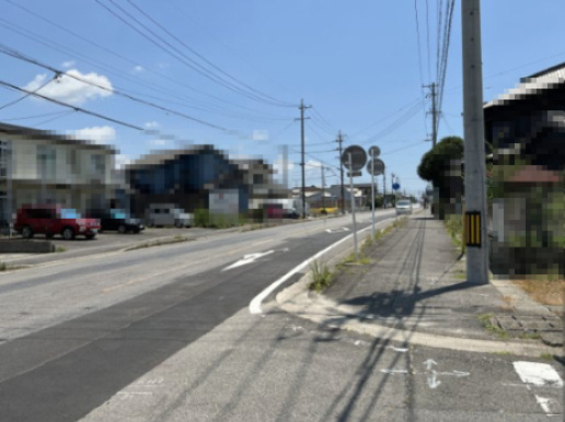 高浜市屋敷町2期　全4棟　4号棟　の前面道路含む現地写真