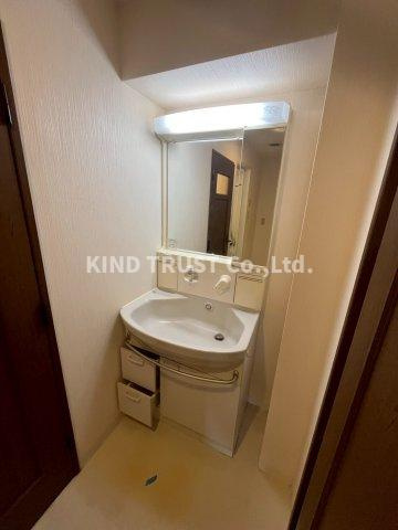 ドムス東梅田の洗面所|脱衣スペースもあります