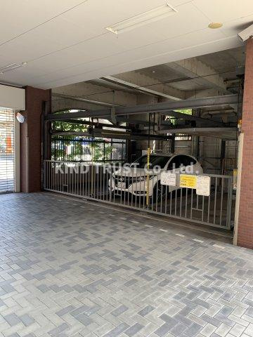 ドムス東梅田のロビー|建物の内部です