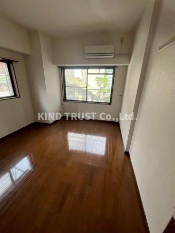 ドムス東梅田の居間・リビング|ゆったりとした居間です