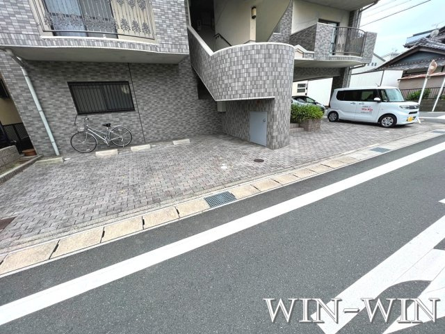 パラッツォJ&I21の駐車場