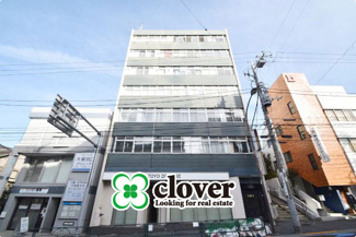 【外観】 | 手入れの行き届いた外壁やエントランスなど、「見ればわかる」レベルで清潔感を保ったマンションです。築年数を感じさせない姿で皆様をお出迎えします。～即日のご見学可能～　お問合せはお気軽にどうぞ。

