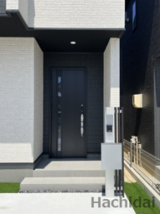 高浜市屋敷町2期　全4棟　3号棟のエントランス