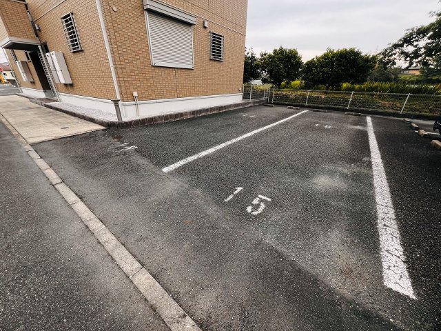 バッキンガムパレスの駐車場|駐車場完備です