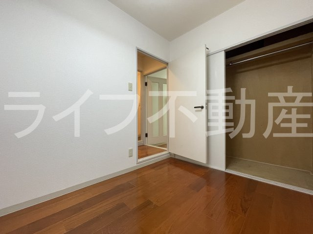 グランメゾンの寝室|来客時にも便利な和室付き