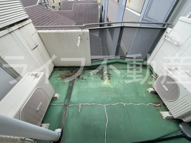 グランメゾンのバルコニー|ゆったりとした玄関です