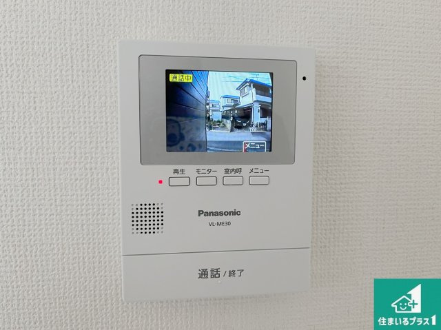 加古川市野口町古大内　新築一戸建ての防犯設備|カラーモニターインターホン！声だけでなく来訪者の姿や顔がモニターで確認できるので、小さなお子様がいらっしゃるご家庭でも安心できます！