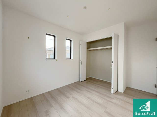 加古川市野口町古大内　新築一戸建ての洋室|シンプルな洋室は、自分好みのインテリアが楽しめます♪ご家族とインテリアや家具を選びに行くのは新築購入時の醍醐味の一つです。ぜひお楽しみください♪