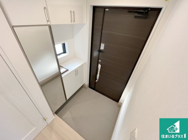 加古川市野口町古大内　新築一戸建ての玄関|シューズボックスにはたくさんの靴が収納できるので玄関周りはいつもスッキリ！ご家族が増えても安心！