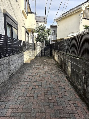 経堂三丁目戸建の駐車場