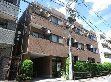 【外観】 | ベルフレール練馬 | 鉄筋コンクリート造のがっちりとした建物。