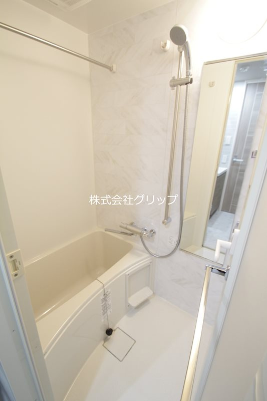 Le'a横濱関内弐番館の浴室