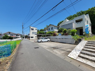 【前面道路含む現地写真】