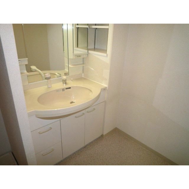 ラクレイス平尾ステーションの洗面所