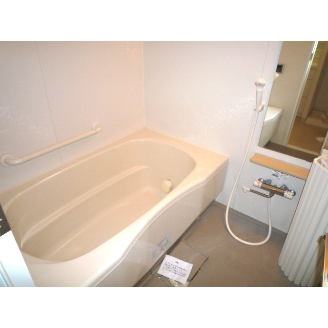 ラクレイス平尾ステーションの浴室