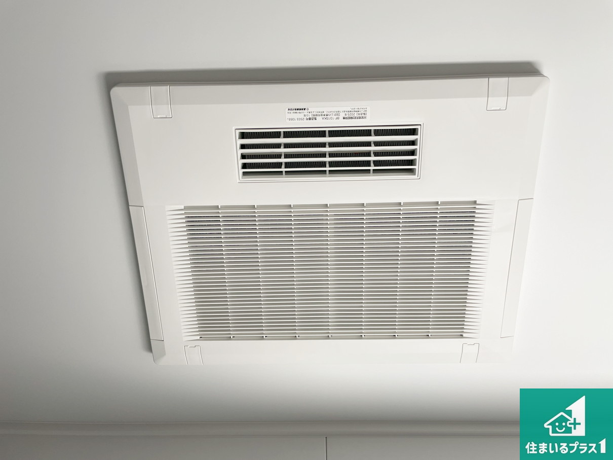 加古川市東神吉町神吉　第9期　新築一戸建ての冷暖房・空調設備|四季を通して快適なバスライフをお手伝いする浴室暖房乾燥機！浴室の乾燥・暖房・涼風・換気はもちろん、２４時間換気にも対応！