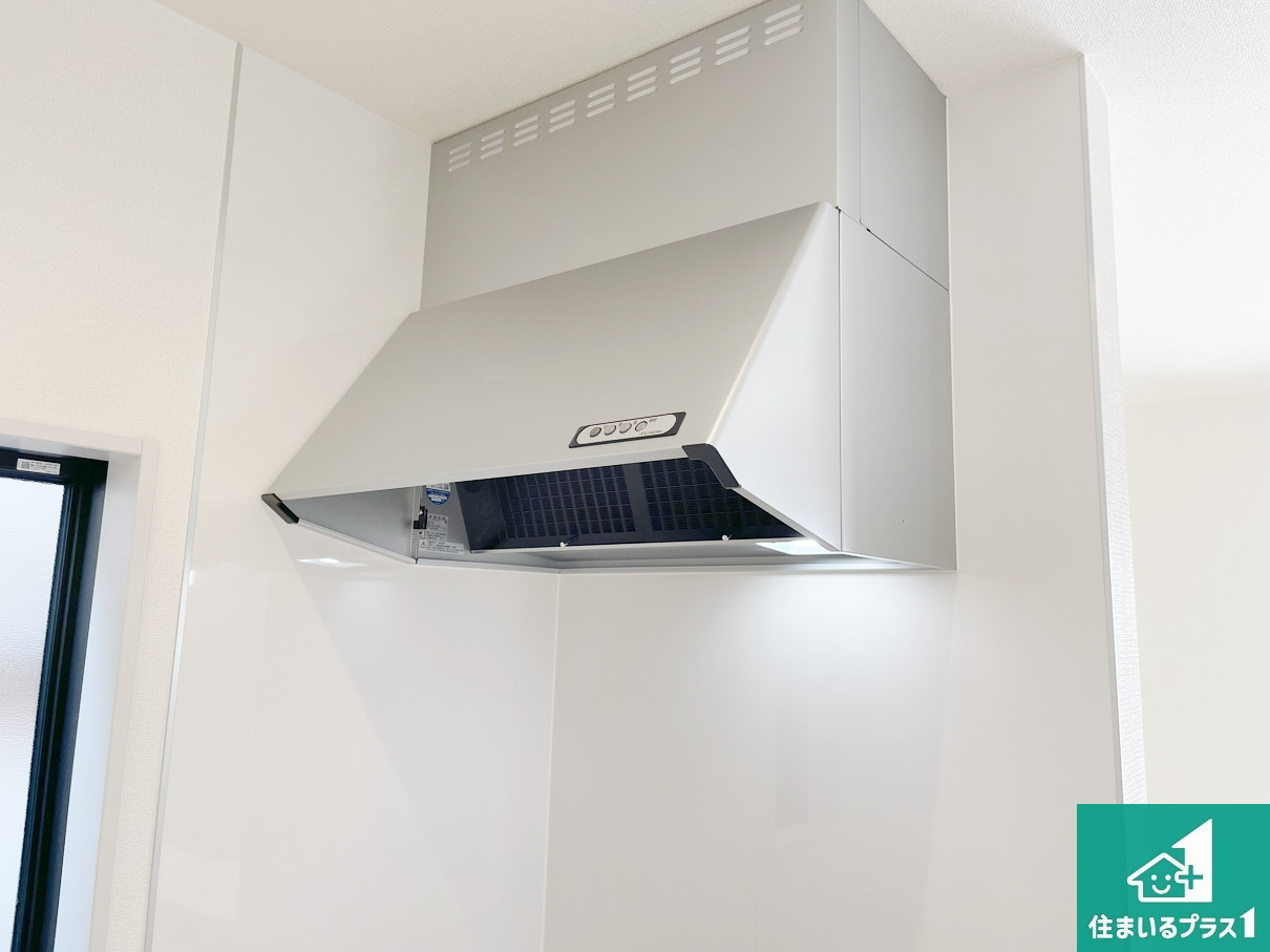 加古川市東神吉町神吉　第9期　新築一戸建ての設備|汚れにくいスロットフィルタでお手入れラクラク！ＬＥＤ照明付き！