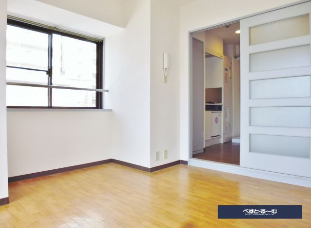 ヴェルビュ桜町の居間・リビング