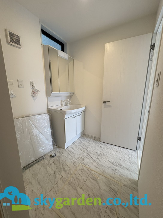 鎌倉市腰越4丁目4期　新築戸建　全3棟2号棟の脱衣所