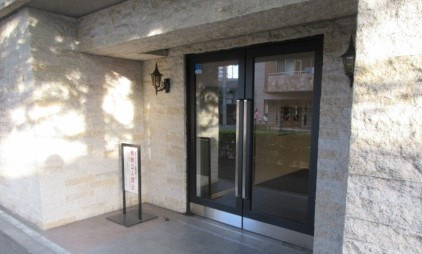 フェニックス新高円寺伍番館のエントランス