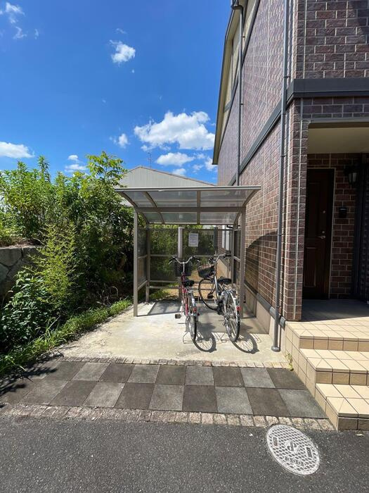 クレールふたがみIIの駐車場