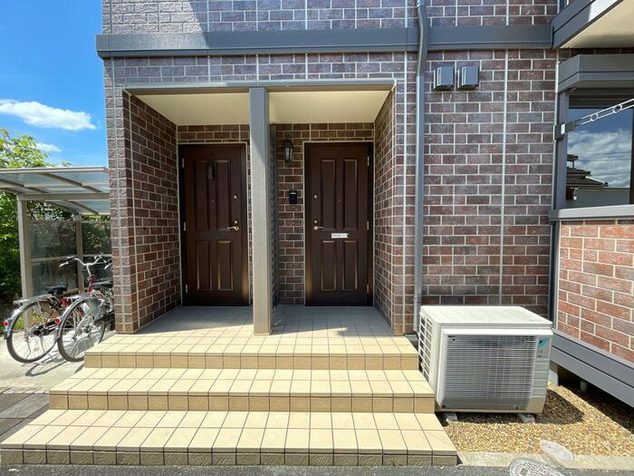 クレールふたがみIIのエントランス