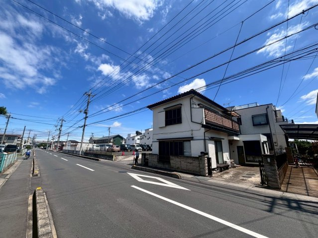 草加市中根2丁目土地の前面道路含む現地写真