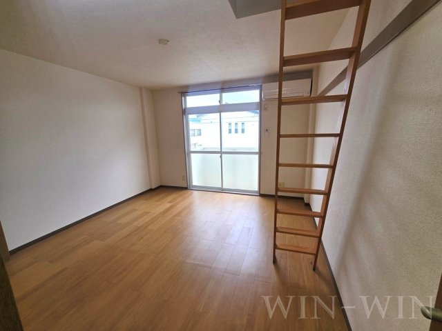 ウィングコート ベイロード 2の居間・リビング