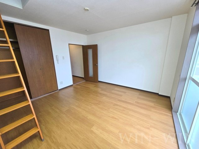 ウィングコート ベイロード 2の居間・リビング