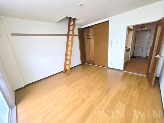 ウィングコート ベイロード 2の居間・リビング